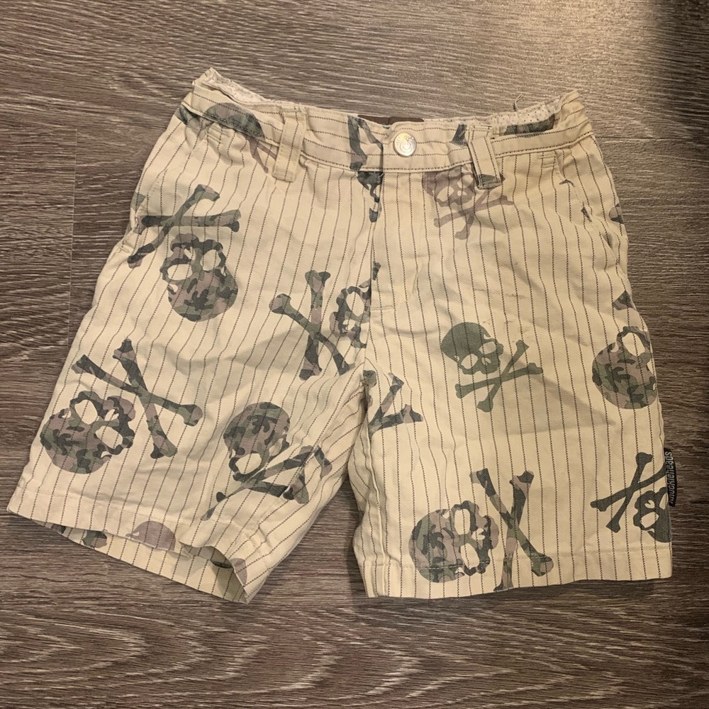 Knuckleheads skater shorts